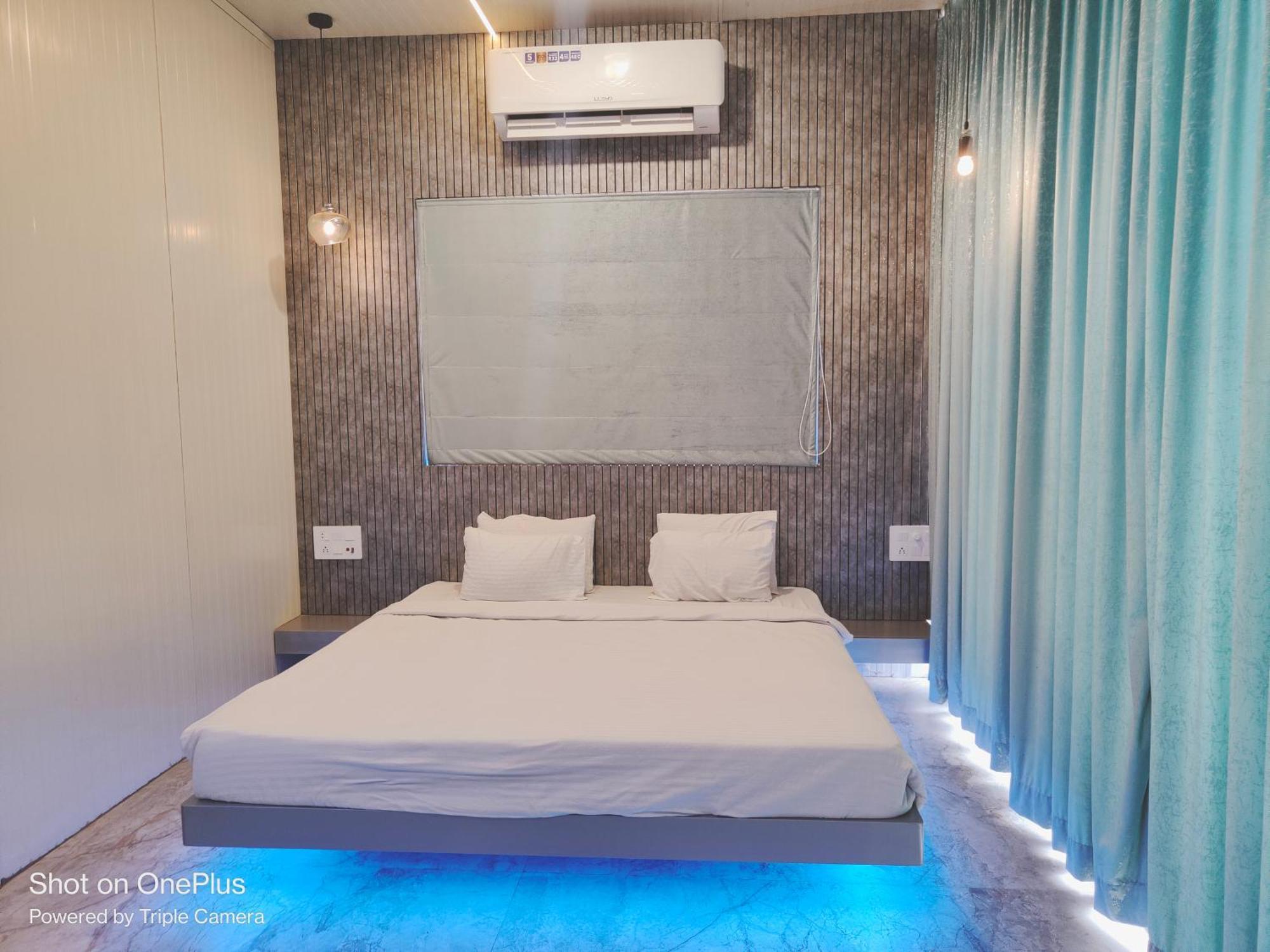 Vss Lawns & Resorts Llp Shahada Εξωτερικό φωτογραφία
